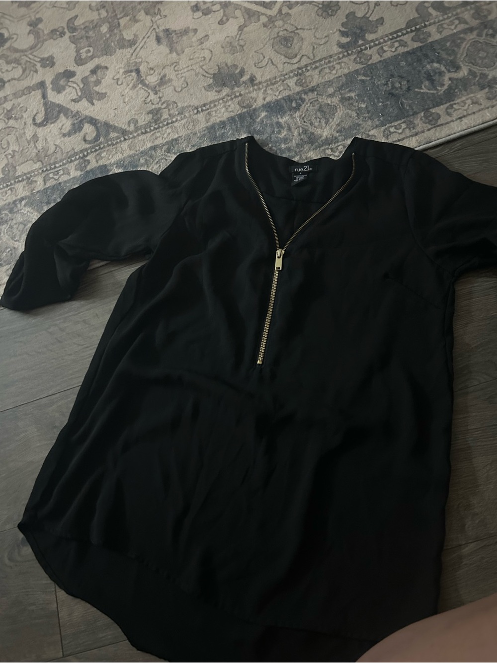 Rue21 Black Short-Sleeve V-Neck Top with Gold Zip